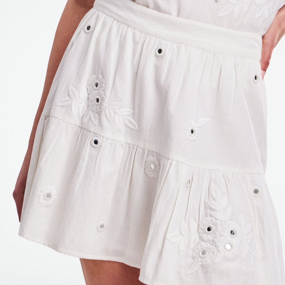 Roller Rabbit Gloriosa Embroidery Fleet Skirt Size MWHITE / M